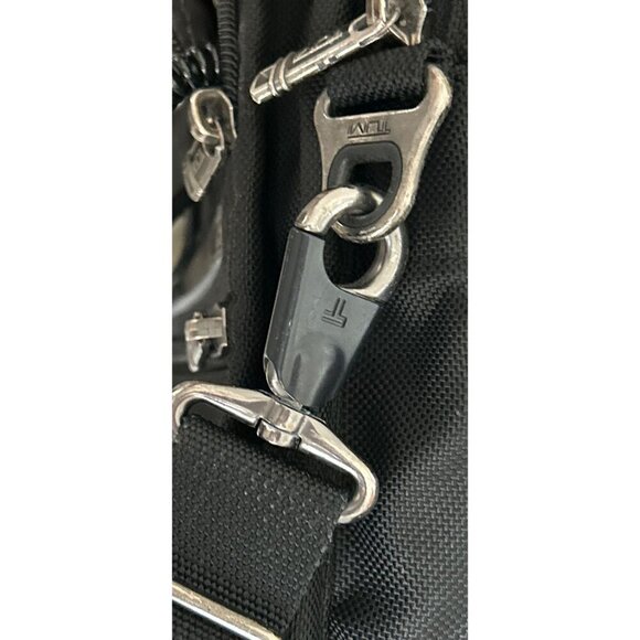 Tumi Deluxe Expandable Shoulder Bag Briefcase Nylon Black 15" - Picture 2 of 12
